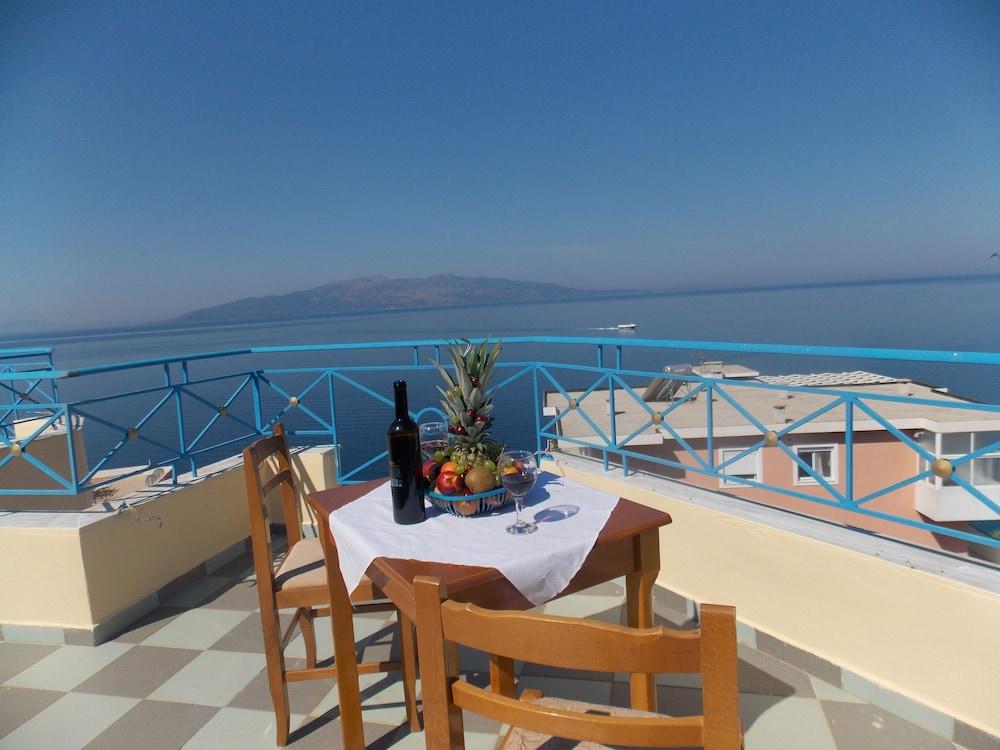 Blue Residence Sarandë Exteriör bild