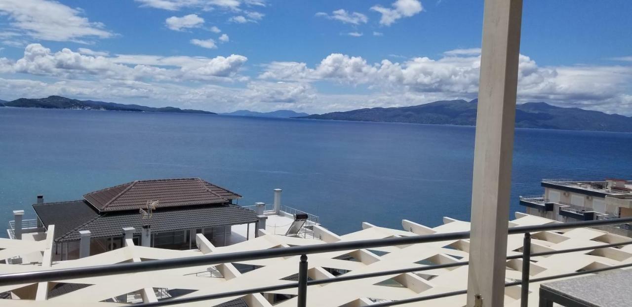 Blue Residence Sarandë Exteriör bild